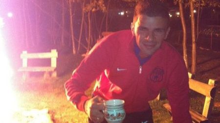 Ce surpriză pentru steliști!** FOTO După ce i-a stors la pregătiri, Ilie Stan i-a scos la un foc de tabără!