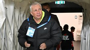 Dan Petrescu a revenit „la origini”. Schimbarea care l-a „salvat” pe antrenorul lui CFR Cluj. ANALIZĂ