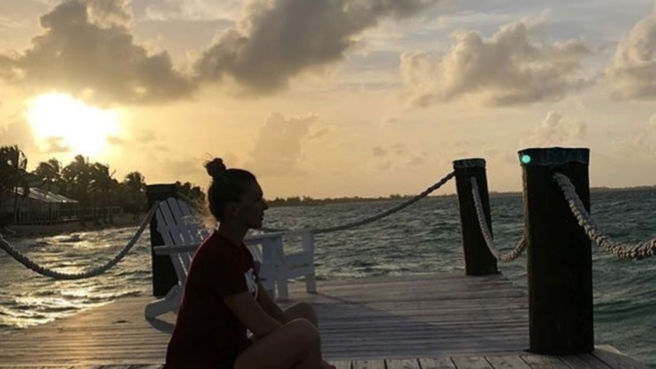 Apus, mare, plajă. Simona Halep a ajuns în "Paradis" | FOTO