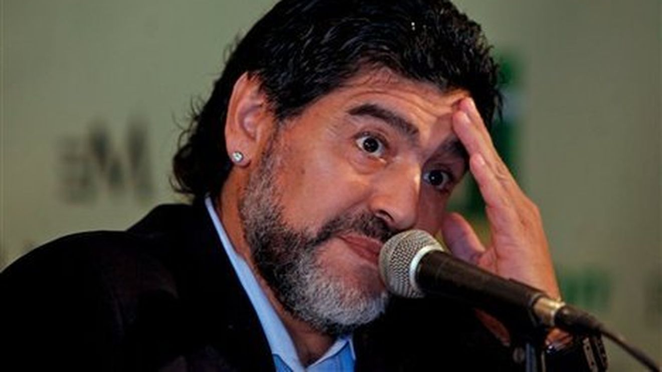 Maradona, pe urmele lui Dănălache!** "El Pibe D'Oro" va prelua o echipă din China