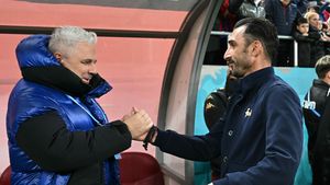 Cine transmite la TV Rapid - FCSB