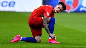 Dan Petrescu îi ține pumnii lui Dennis Man: „Să dea Domnul să ajungă în Premier League!”. Motivul pentru care antrenorul CFR-ului speră ca jucătorul FCSB-ului să plece