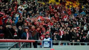 FOTO** Nebunie curată! Dinamoviștii și forțele de ordine s-au luat la harță de la un mesaj inofensiv! 'BAN' pentru "Mitică la brutărie"