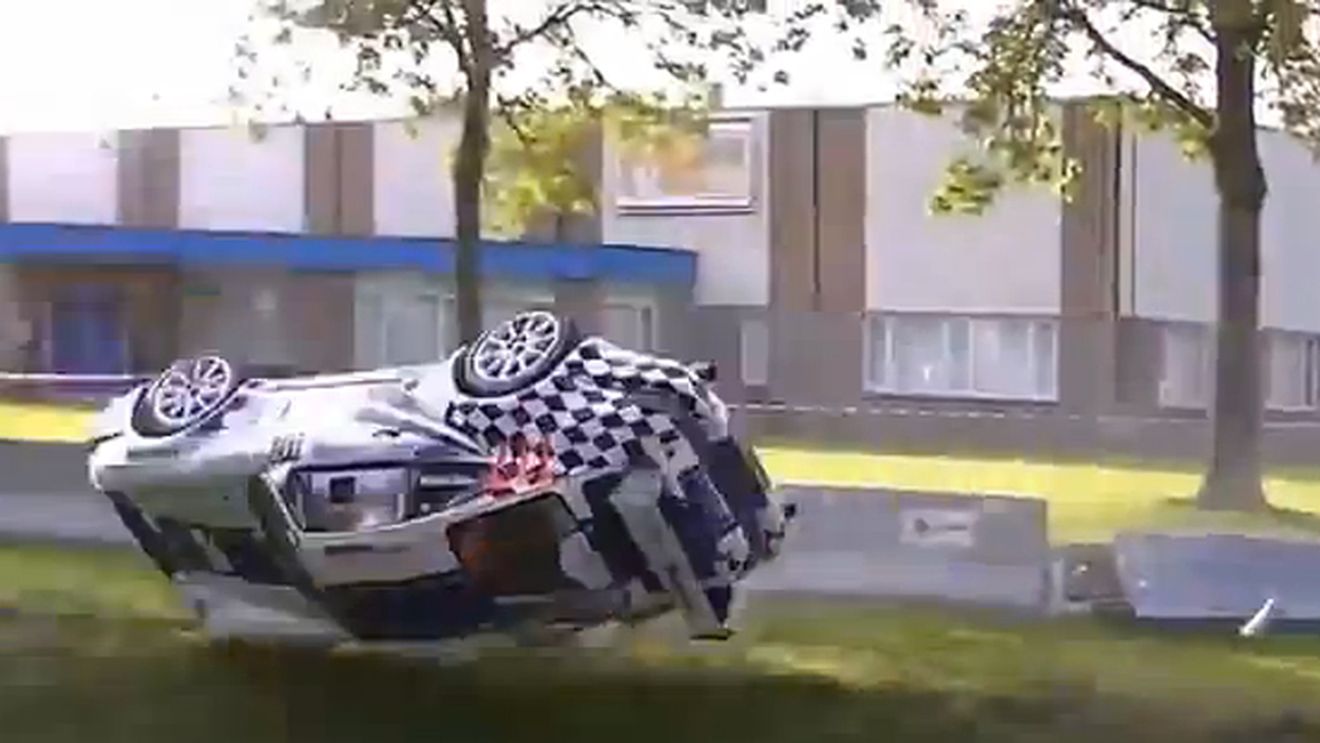 Accident spectaculos în raliul Olandei! VIDEO: A plonjat cu mașina în râu