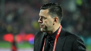 "Sper să nu se întâmple asta și în iunie, e ceva ce nu-mi pot explica". Contra a descris victoria cu Feroe și a explicat de ce l-a trimis în tribune pe Mitriță: "Așa ceva nu voi accepta niciodată!"