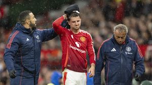 Radu Drăgușin a comis-o iar! A intrat cu Manchester United și la 20 de secunde distanță a fost protagonistul unei faze despre care s-a vorbit din nou mult