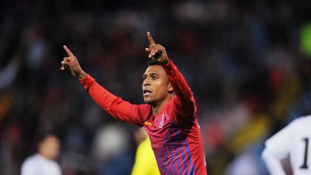 Cum explică Mihai Stoica faptul că Tatu nu se lipește la gol:** "E ca Iniesta sau Torres"