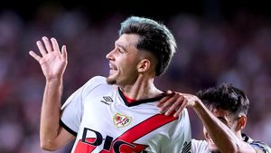 „Deco îl vrea pe Andrei Rațiu”. Presa catalană a continuat dezvăluirile despre interesul Barcelonei pentru transferul fotbalistului român cu clauză de 25.000.000 de euro