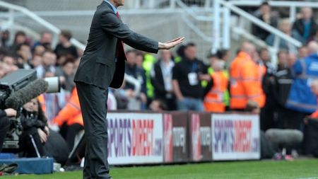 Wenger o ține pe Arsenal în joc de glezne