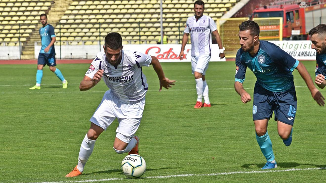 Primul meci din Liga 2 s-a jucat cu spectatori! Galeria lui FC Argeș a făcut deplasarea la Turnu Măgurele | FOTO