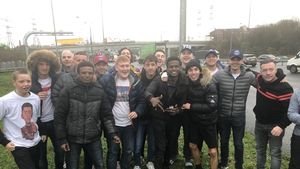 Fanii lui Liverpool, șocați când au găsit doi migranți ascunși în autocarul cu care se întorceau de la Paris. Ce au făcut apoi i-a dus direct în atenția presei internaționale: "Nu-mi pot imagina!"