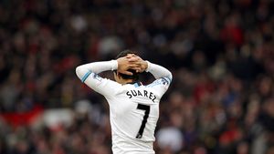 Suarez se căiește că nu a dat mâna cu Evra!** "Sunt dezolat. Am făcut o greșeală și regret ce s-a întâmplat"