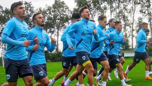 Petrolul, prima mare problemă în Antalya! Antrenorul Florin Pîrvu a trecut pe tratament bazat pe miere de albine după ce și-a pierdut vocea. „Nu mai puteam să articulez un cuvânt”. EXCLUSIV