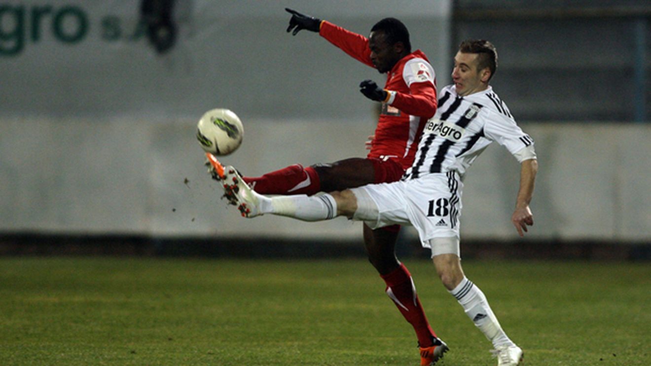 "Cursa de înarmare" din Liga I îi poate fi fatală lui Dinamo:** "Credeți că Strătilă îi va ajuta să ia campionatul? Nu vor termina în primele trei"