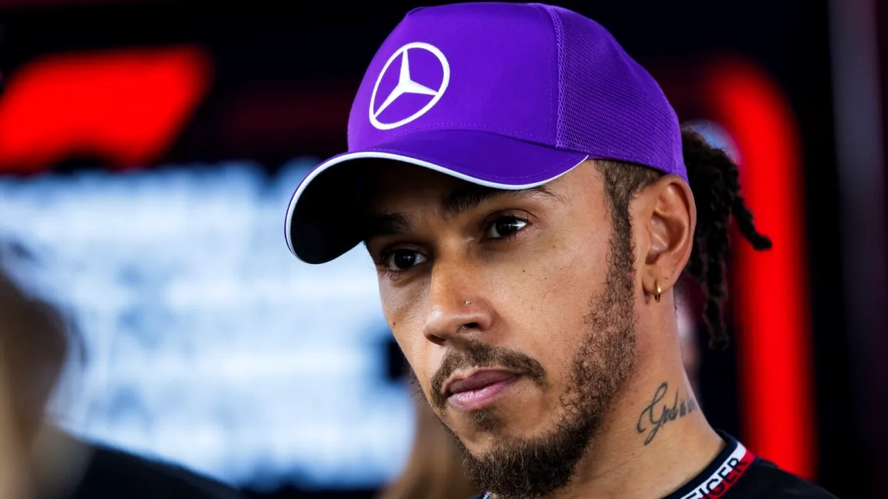 Dependent de jocuri de noroc, fratele lui Lewis Hamilton a vrut să se sinucidă! A intrat în depresie și a fost obligat să-și vândă bolidul Mercedes primit cadou de la pilotul F1 pentru a-și plăti o datorie