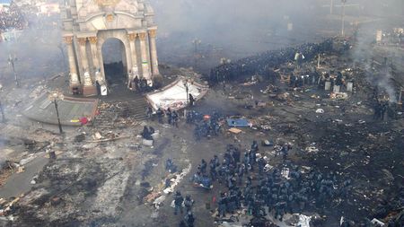 Ultima oră: jucătorii Valenciei nu au decolat spre Kiev, pentru meciul cu Dinamo. UEFA a decis ca partida să se joace în Cipru
