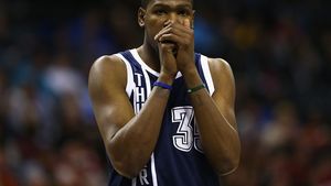 Seară nebună în NBA! Liderii din Vest au cedat pe terenurile codașelor!