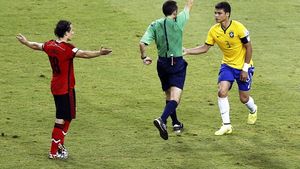 Brazilienii se plâng de arbitraj. Thiago Silva: "Dacă nu s-ar fi vorbit atât de mult după primul meci, arbitrul ne-ar fi dat și acum un penalty"