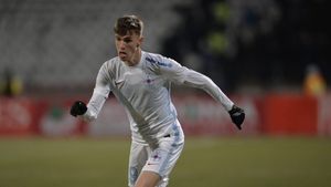 Mihai Stoica îi ironizează pe cei care-l contestă pe Octavian Popescu. „O lovește prost, nu știu! Va trebui să avem o discuție cu el!”