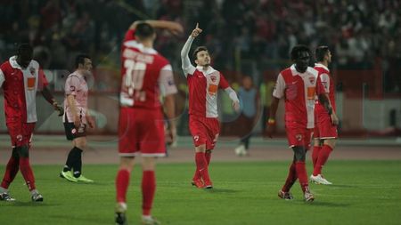"Câinii" îi avertizează pe giuleșteni:** "Vrem și Cupa!"