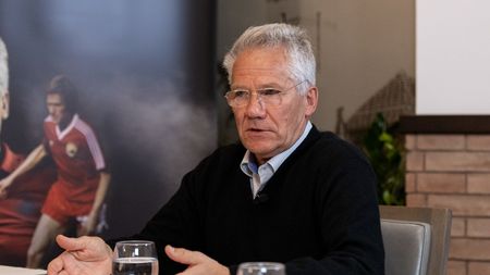 Fostul atacant de la Dinamo a izbucnit la adresa stelistului Bölöni: ”Ai zis că ești maghiar, nu român! Cine te-a format, băi, băiatule, unde ai crescut?!”