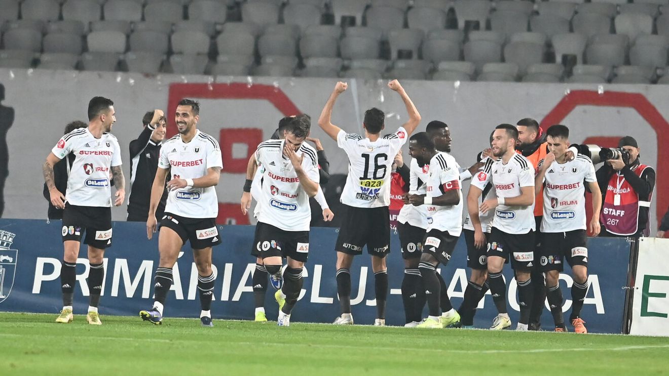 Cum se fac transferurile la liderul din Superliga României: „În vară am monitorizat 242 de jucători”. U Cluj și-a luat golgheter cu Inteligența Artificială. „Putem găsi un jucător în 10 secunde”. EXCLUSIV