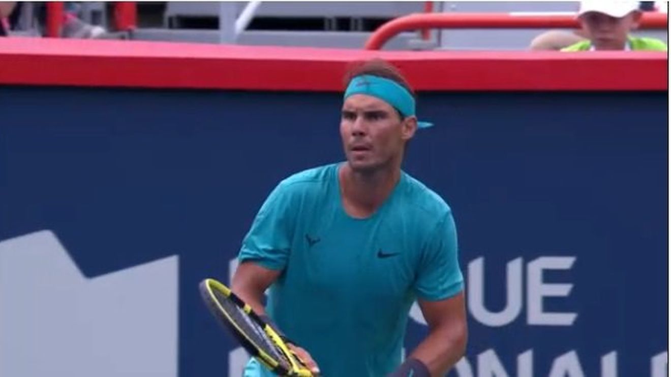 "E ușor de descris, dar greu de reușit!" VIDEO: Nadal a câștigat punctul turneului, imitând o execuție a lui Federer tot de la US Open. Ibericul și-a analizat singur execuția