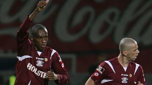 Bricheta care aprinde fotbalul