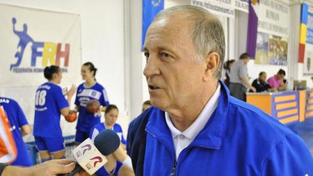 Un fost selecționer al naționalei feminine de handbal trage un semnal de alarmă! „Ne ducem din rău în mai rău. O să avem o națională tot mai slabă. Acum suntem în lumea a doua, dar riscăm să ne ducem mai jos”. EXCLUSIV