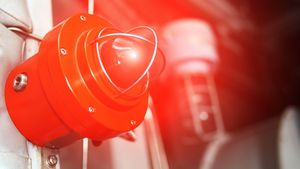 Alertă pentru posesorii de mașini Dacia și Renault! Anunțul primit i-a speriat