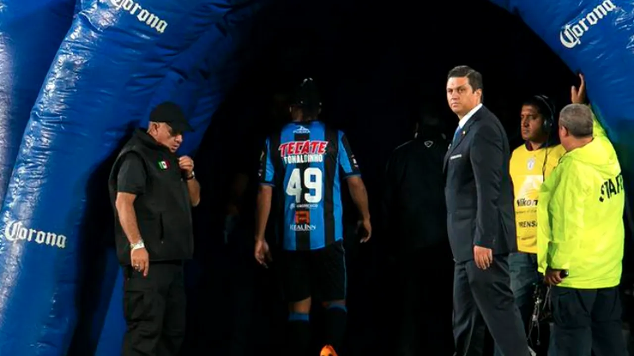 Ronaldinho a părăsit gruparea mexicană Queretaro