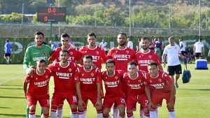 EXCLUSIV | O glorie dinamovistă sare la gâtul lui Negoiță: "Politica e proastă. Spiritul lui Dinamo unde e? Stă în 3-4 români?"