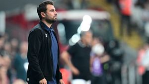 Dezastru pentru Adrian Mutu la Neftchi din cauza unui fotbalist pe care l-a transferat din Superliga! Românul vrea să-i rezilieze contractul