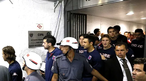 Bătuți de polițiști la pauză, în vestiar!** Sao Paulo a câștigat Copa Sudamericana cu scandal: jucătorii lui Tigre reclamă că au fost amenințați cu pistolul
