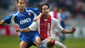 Îl mai țineți minte pe Mido? S-a apucat de antrenorat la 30 de ani și a refuzat deja o ofertă tare: "M-a vrut PSG, am zis "pas'"