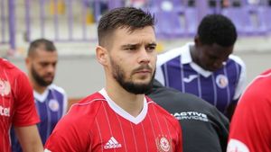 Universitatea Craiova a ratat un transfer important! Fotbalistul e dorit de Steven Gerrard la Rangers. „Suntem zilnic în contact!”