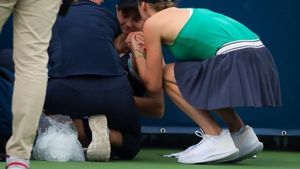 "E cea mai gravă accidentare pe care am văzut-o în carieră. Glezna creștea și se înroșea". Svitolina a dat detalii despre minutele de groază prin care a trecut Buzărnescu + ce s-a întâmplat cu puțin timp înaintea accidentării