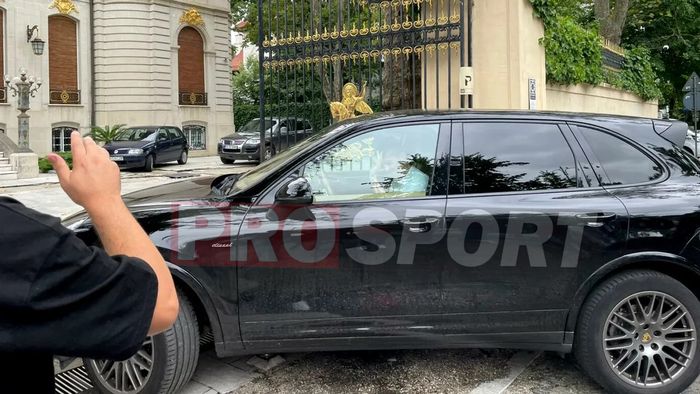 Imaginile momentului! Gigi Becali forțează transferul bombă! Florin Tănase, chemat de urgență la negocieri la Palat | FOTO PROSPORT & VIDEO