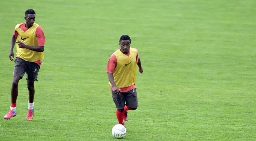 EXCLUSIV Dinamo - Camerun. Fratele lui Fai nu a venit singur la București, alți doi tineri africani sunt pe lista 