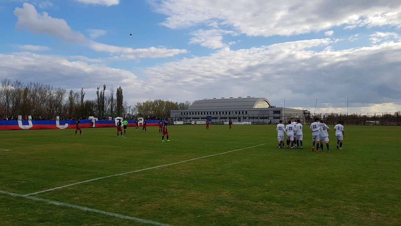VIDEO | Steaua - AFC Asalt 1-1. Incidente între Jandarmerie și suporteri: fanii și jucătorii au avut de suferit din cauza gazelor lacrimogene. "Roș-albaștrii" au fost egalați cu un gol de la mijlocul terenului! 