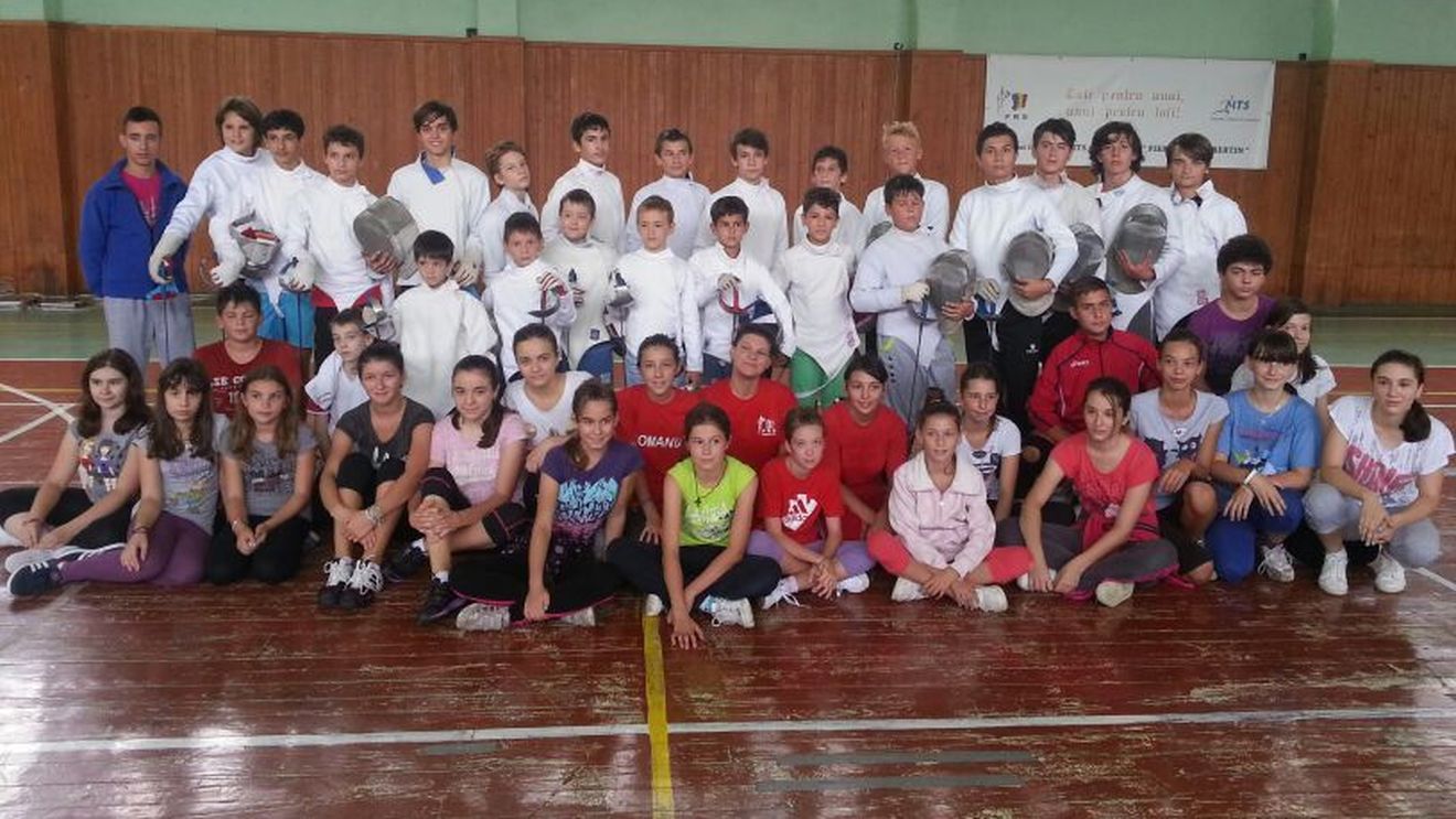 Viitorul scrimei românești se pregătește la Bușteni