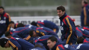 El l-ar ierta pe Mutu pentru toate păcatele:** "Se strică grupul prin înlăturarea lui! Ce face în particular e treaba lui"