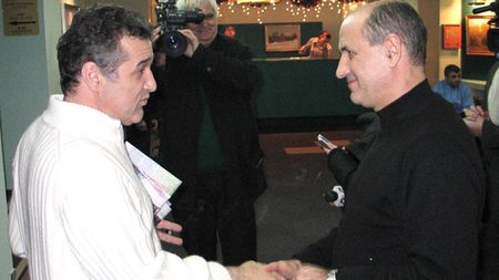Au început războiul!** Gigi îl amenință pe Copos: "E un nenorocit, un hoț! O să vadă el ce va păți"