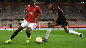 Manchester United a dat prima lovitură pentru sezonul viitor! L-a convins pe Eric Bailly să semneze prelungirea contractului