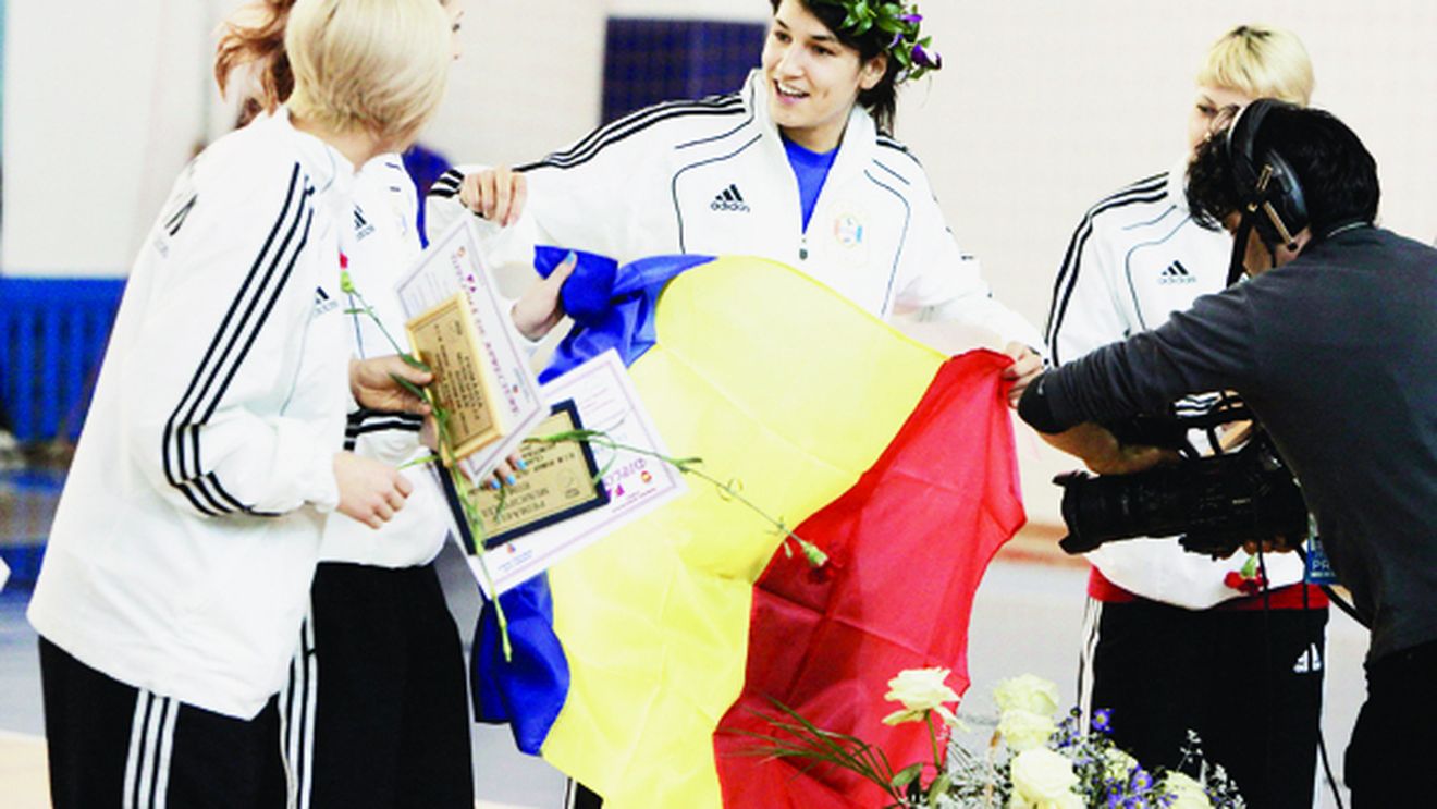 Premiul întâi și coroniță! "Messi" Neagu a fost ovaționată la Roman