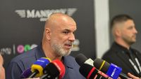 Cosmin Olăroiu vede în Gică Hagi șansa României și în Cristi Chivu un ambasador pentru toți antrenorii: „Ne ridică mult de tot!”