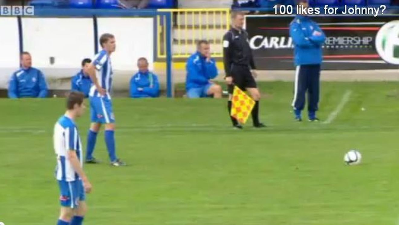 VIDEO FANTASTIC! Cum să marchezi direct din lovitură liberă de la jumătatea terenului