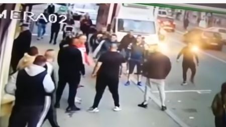 Huliganii de la "U" Cluj au folosit macete și spray lacrimogen într-o bătaie generală. VIDEO