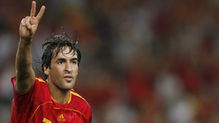 Cum a fost posibil ca Spania să câștige totul fără Raul? Vezi aici de ce s-a renunțat la atacant!