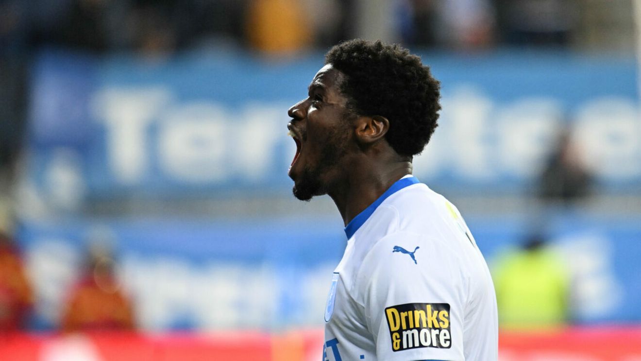 Steven Nsimba, asaltat de mesaje rasiste, după golul marcat cu Dinamo. Reacţia Universităţii Craiova şi a fanilor olteni